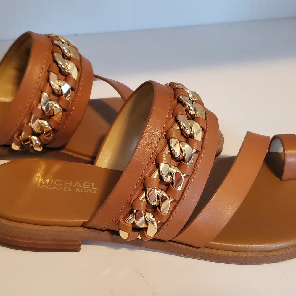 MICHAEL KORS - Bergen Sandal. Size 5